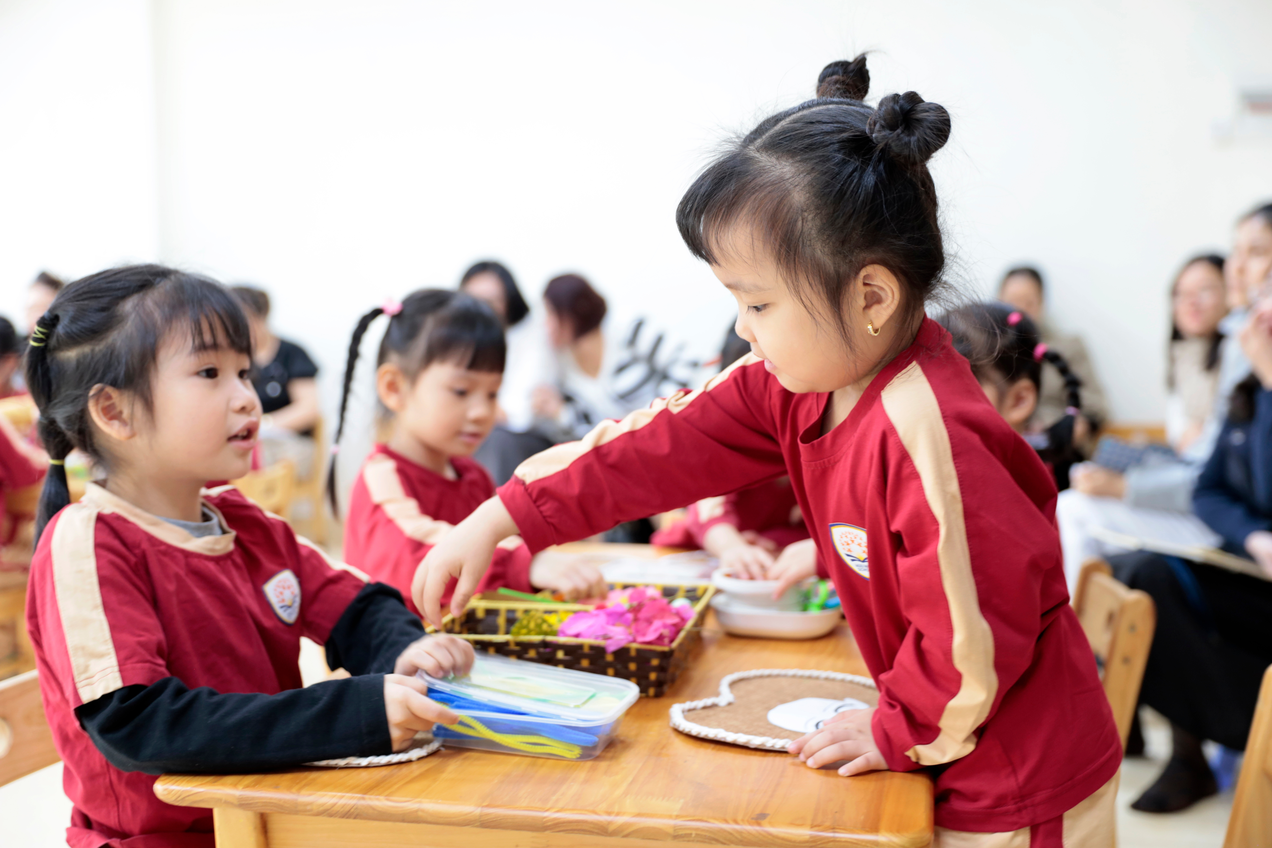 Hội thi làm đồ chơi thủ công, khối mầm non lớp mầm