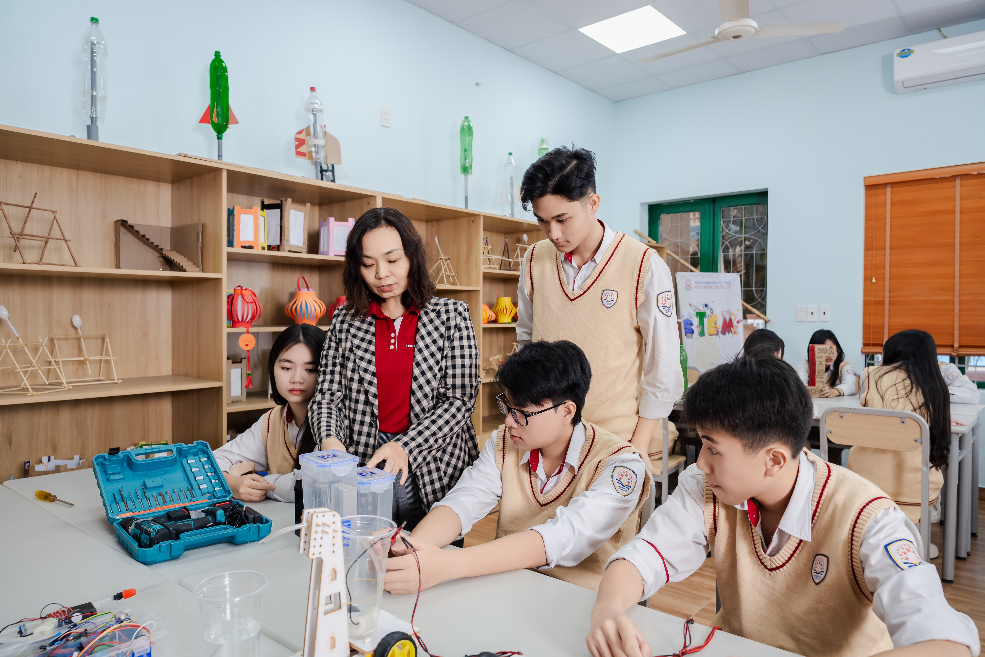 STEM & Hoạt động thực hành thực tế